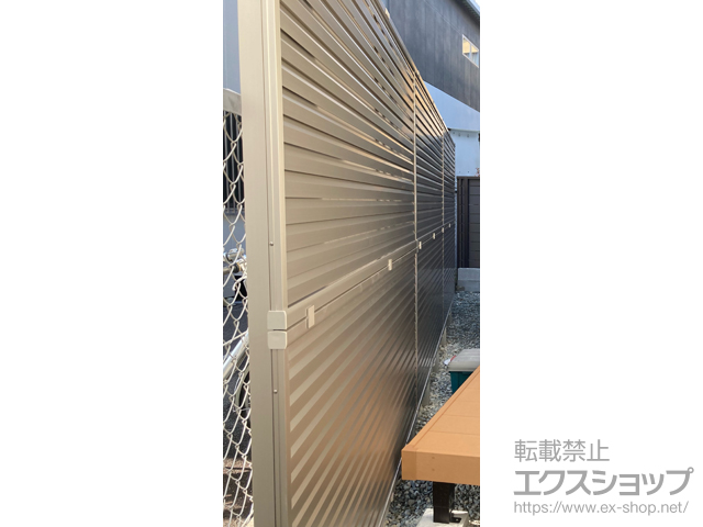 兵庫県伊丹市ののフェンス・柵 ミエーネフェンス 目隠しルーバータイプ 2段支柱 自立建て用 施工例