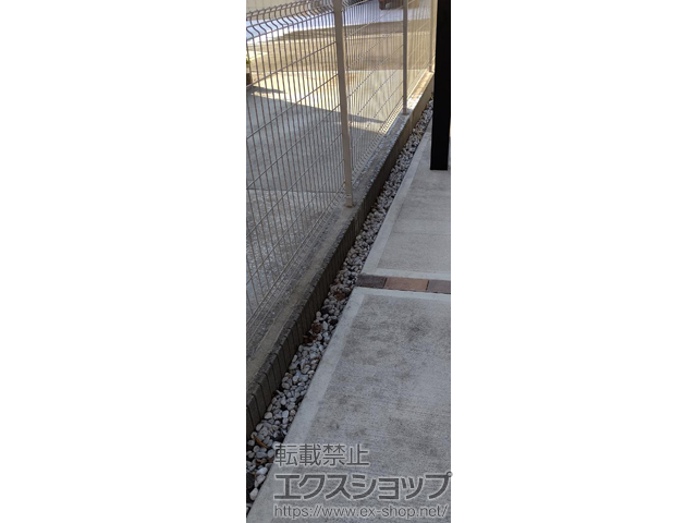 宮城県岩沼市ののフェンス・柵 メッシュフェンス G型 自由支柱タイプ 施工例