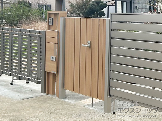 千葉県我孫子市のの門扉 ルシアス門扉S01型 たてスリット 両開き親子 木調カラー 門柱使用 施工例