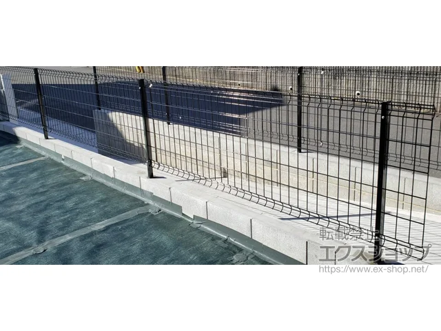 千葉県成田市のLIXIL(リクシル)のフェンス・柵・塀 ハイグリッドフェンスUF8型 フリーポールタイプ 施工例