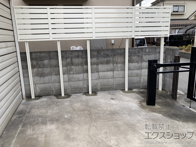 兵庫県姫路市ののフェンス・柵 モクハイフェンス アルミ色タイプ 多段柱（2段柱） 施工例