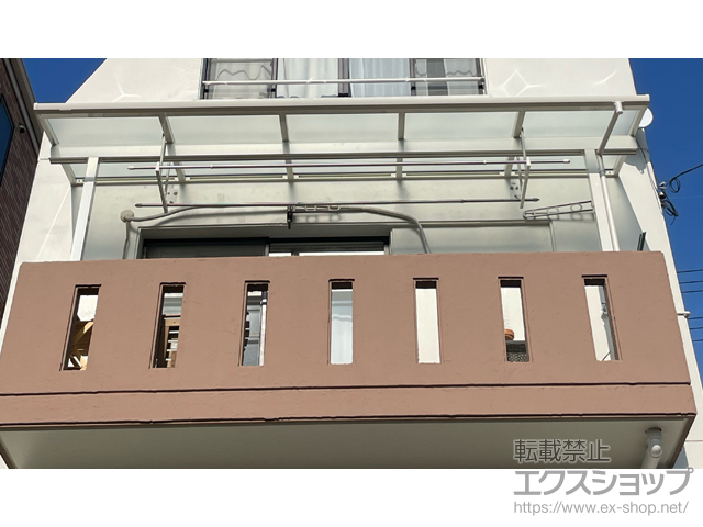 兵庫県宝塚市ののバルコニー・ベランダ屋根 ソラリア F型 屋根タイプ 単体 積雪〜20cm対応+吊り下げ式固定物干し 施工例