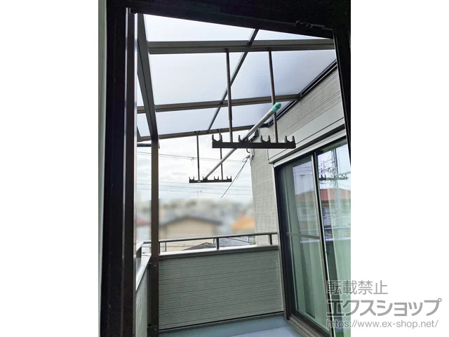 兵庫県神戸市のYKKAPのバルコニー・ベランダ屋根 ソラリア F型 屋根タイプ 単体 積雪～20cm対応 施工例