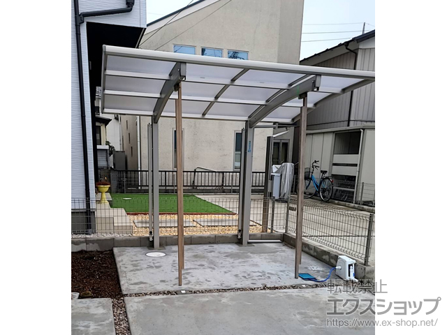 千葉県柏市ののサイクルポート・駐輪場 アリュースミニ 積雪〜20cm対応＋着脱式サポート 標準・ハイルーフ兼用　2本入り 施工例