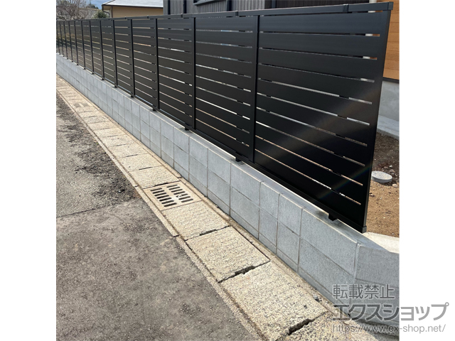 鹿児島県日置市ののフェンス・柵 フェンスAB YS3型 横スリット3　フリーポールタイプ 施工例