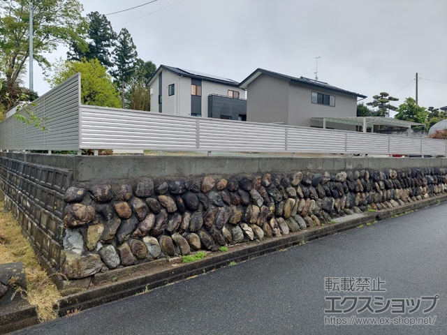 福島県相馬市ののフェンス・柵 ミエーネフェンス 目隠しルーバータイプ 自由柱施工 施工例