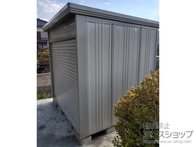 山梨県甲州市のの物置・屋外倉庫 Mr.ストックマンダンディ (シャッター扉) 一般型 2200×1922×2110 NDE-2219-W 施工例