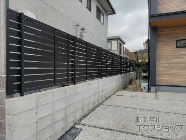 福岡県福岡市ののフェンス・柵 モクハイフェンス アルミ色タイプ　フリーポールタイプ 施工例