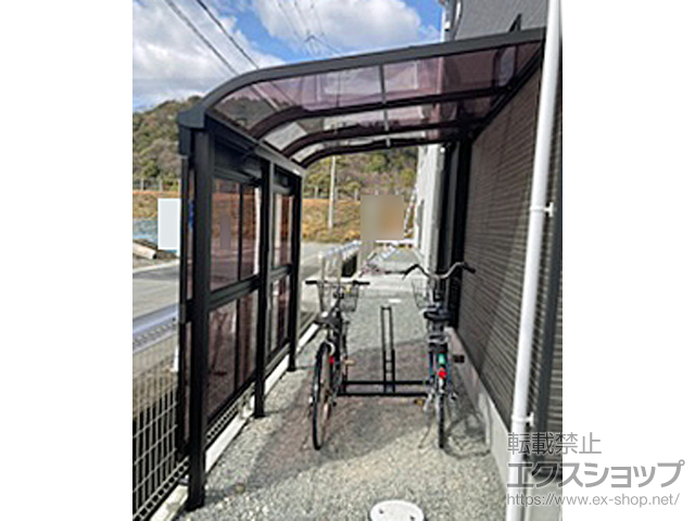 兵庫県姫路市ののテラス屋根 ソラリア R型 テラスタイプ 単体 積雪〜20cm対応＋前面パネル 施工例