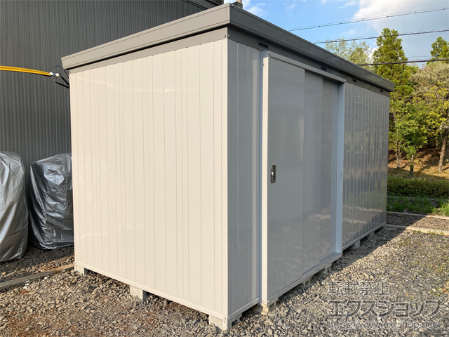 三重県いなべ市のの物置・屋外倉庫 断熱物置 ネクスタプラス 扉タイプ 一般型 4420×2210×2375（NXP-98HT） NXP-98HT-MG 施工例