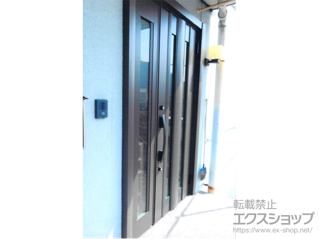 岡山県美作市のLIXIL リクシル（トステム）の玄関ドア リシェント玄関ドア3 アルミ仕様 親子仕様(ランマ無)R C14N型 ※手動仕様 施工例