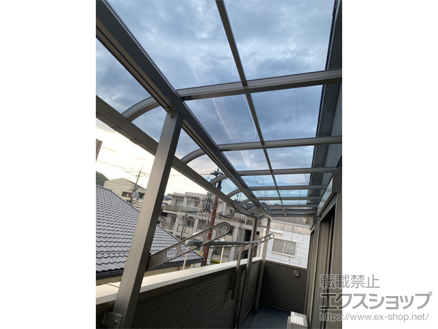 京都府京都市ののバルコニー・ベランダ屋根、フェンス・柵 プレシオステラスII R型 屋根タイプ 三連棟 積雪〜20cm対応 施工例