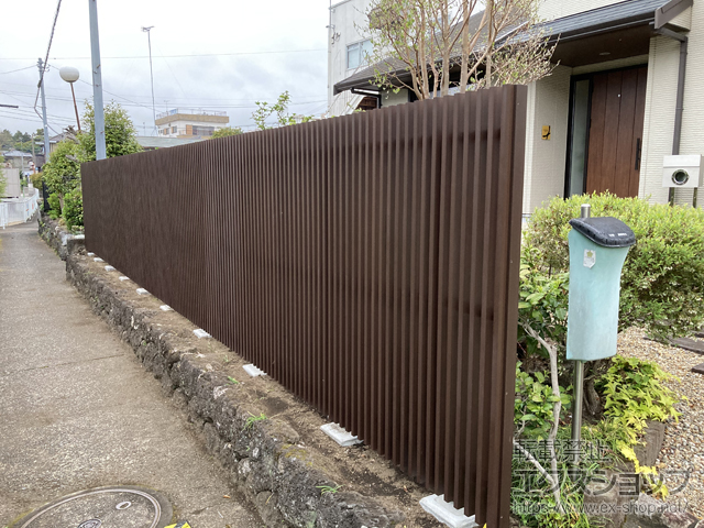 静岡県富士宮市ののフェンス・柵 ラインスタイルII Mタイプ 隙間30mm H1400 施工例