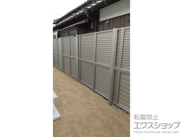 山口県防府市ののフェンス・柵 ミエーネフェンス 目隠しルーバータイプ 2段支柱 自立建て用 施工例