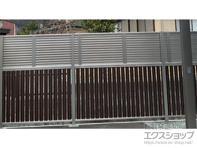 宮城県亘理郡亘理町ののフェンス・柵 ミエーネフェンス 目隠しルーバータイプ 2段支柱 自立建て用 施工例