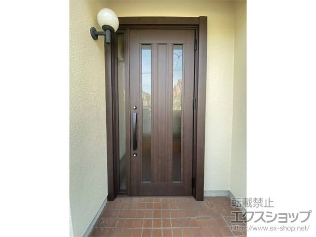 奈良県北葛城郡王寺町のLIXIL リクシル（トステム）の玄関ドア リシェント玄関ドア3 アルミ仕様 片袖仕様(ランマ無)R C16N型 ※手動仕様 施工例