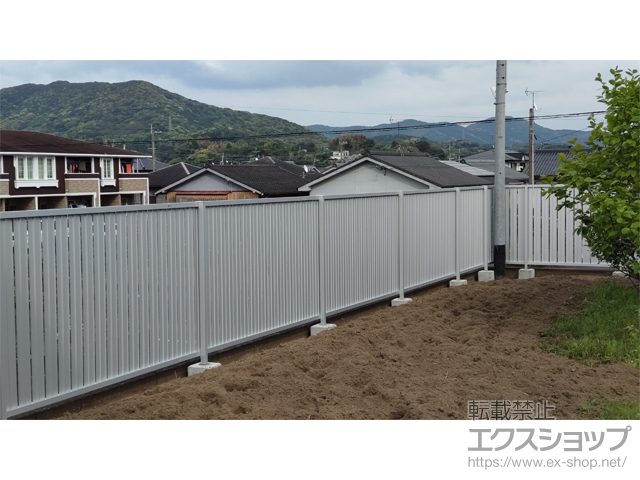 鹿児島県南さつま市ののフェンス・柵 フェンスAB TS2型 縦スリット2　フリーポールタイプ 施工例