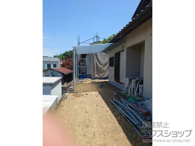 岐阜県加茂郡坂祝町の三協アルミのテラス屋根 レボリューA F型 テラスタイプ 単体 積雪～20cm対応 施工例