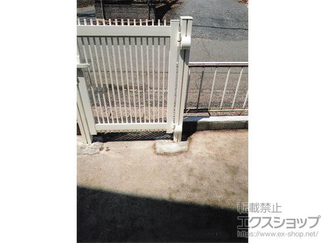 茨城県古河市のの門扉 シンプレオ門扉T1型 縦格子 片開き 門柱使用 施工例