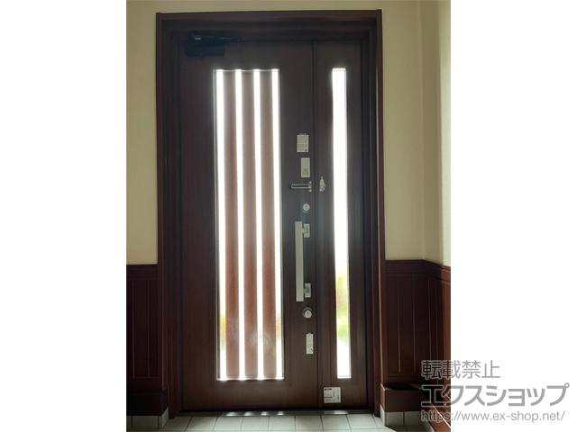 京都府宇治市のの玄関ドア リシェント玄関ドア3 断熱K4仕様 親子仕様(ランマ無)R M27型 ※タッチキー仕様(キー付きリモコンタイプ 施工例