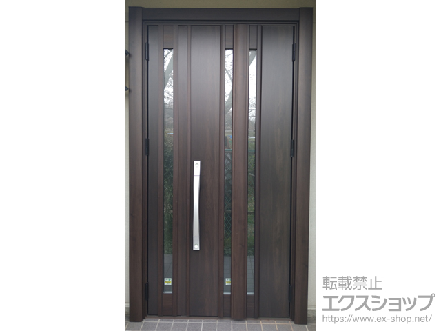 大阪府茨木市のLIXIL リクシル（トステム）の玄関ドア リシェント玄関ドア3 断熱K4仕様 親子仕様(ランマ無)R G15型 ※手動仕様+下枠段差緩和材／スペーサーセット（1mm・3mm・5mm）／下枠フラット材／アルミ枠用ネジセット 施工例