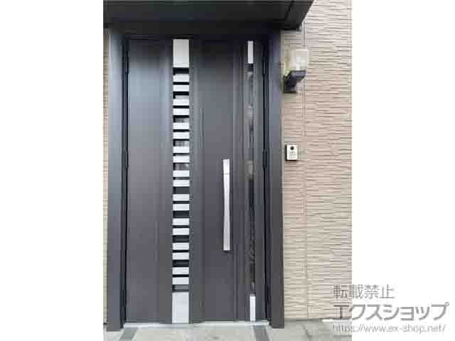 静岡県静岡市のLIXIL リクシル（トステム）の玄関ドア リシェント玄関ドア3 断熱K4仕様 親子仕様(ランマ無)L G82型 ※タッチキー仕様(キー付リモコン) 施工例