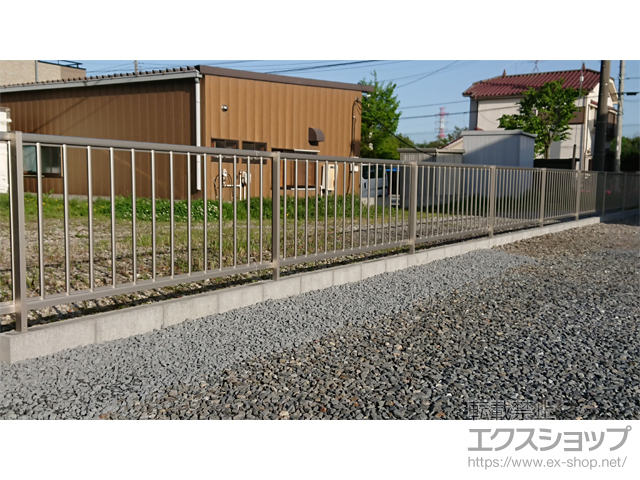 埼玉県吉川市ののフェンス・柵 ミエッタフェンス 防犯たて格子タイプ　自由柱施工 施工例