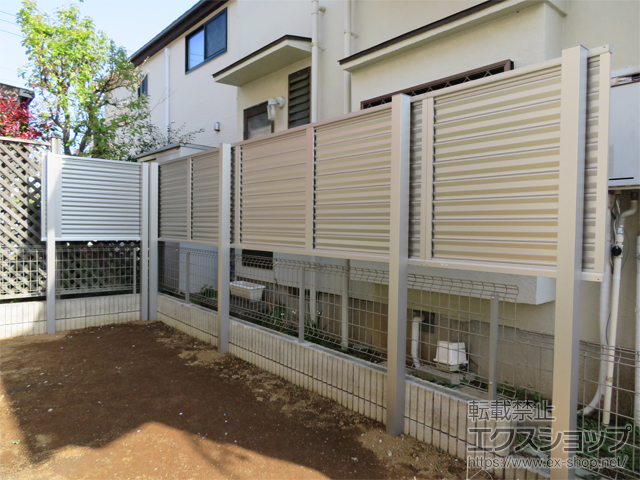 千葉県流山市ののフェンス・柵 ミエーネ目隠しルーバーフェンス 上段のみ設置 自立建て用 施工例