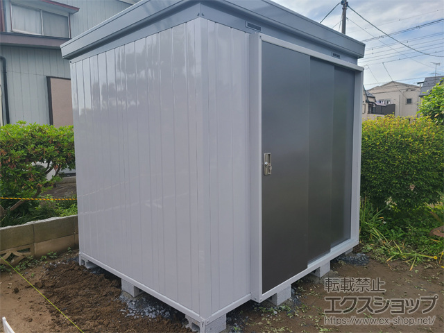 埼玉県春日部市のの物置・屋外倉庫 断熱物置 ネクスタプラス 扉タイプ 一般型 2210×1790×2075 NXP-40ST-PG 施工例