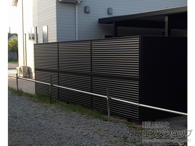 鳥取県米子市ののフェンス・柵 ミエーネフェンス 目隠しルーバータイプ 2段支柱 自立建て用 施工例