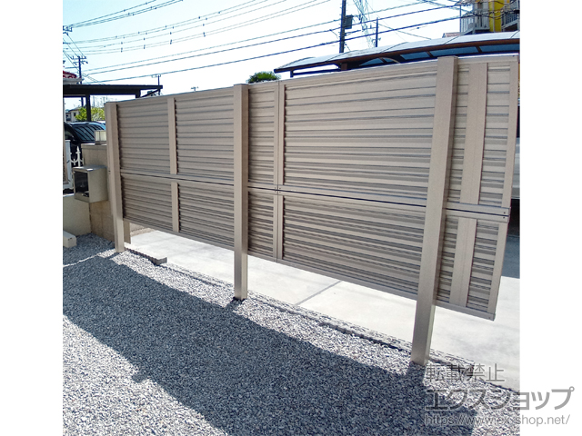 神奈川県相模原市ののフェンス・柵 ミエーネフェンス 目隠しルーバータイプ 2段支柱 自立建て用 施工例