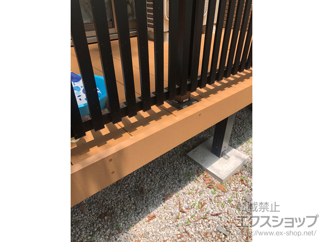 佐賀県鳥栖市ののウッドデッキ リウッドデッキ 200+ルシアスデッキフェンスA04型＜たてストライプタイプ＞ 施工例