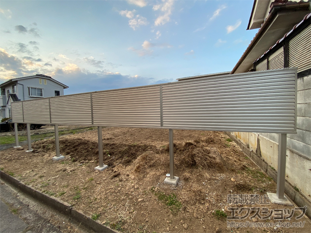 長野県上田市ののフェンス・柵 ミエーネ目隠しルーバーフェンス 上段のみ設置 自立建て用 施工例