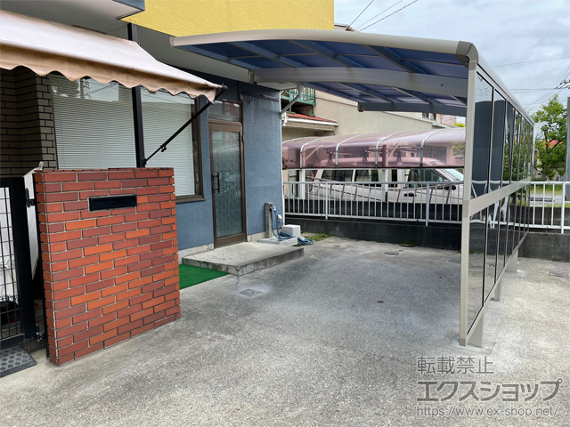 埼玉県さいたま市ののカーポート レイナポートグラン　積雪〜20cm対応＋サイドパネル＋着脱式サポート柱 2本入り×1セット 施工例