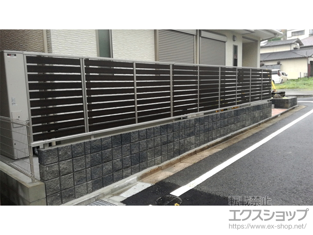 福岡県北九州市ののフェンス・柵 ルシアスフェンスF04型 横板 木目カラー・自由柱施工 施工例