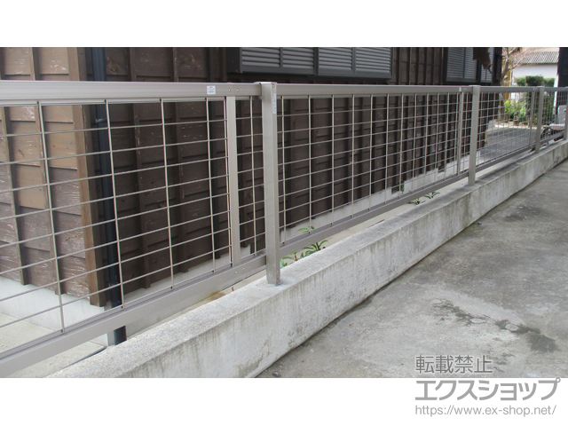 愛知県西尾市ののフェンス・柵 アルメッシュフェンス2型 フリーポールタイプ 施工例