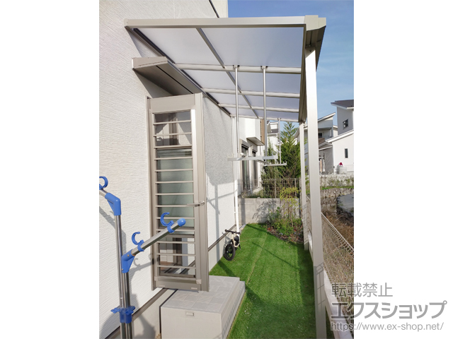 京都府亀岡市ののテラス屋根 ソラリア F型 テラスタイプ 単体 積雪〜20cm対応 施工例