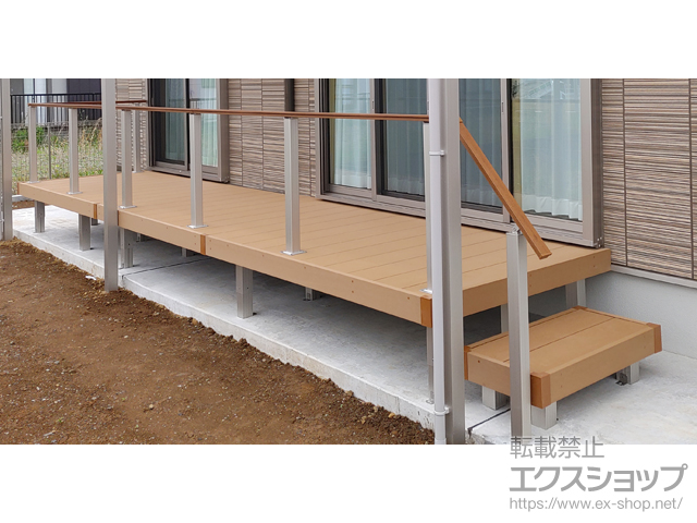 埼玉県川口市ののウッドデッキ リウッドデッキ 200＋独立式リウッドステップ2型＋ルシアスデッキフェンスB01型 施工例