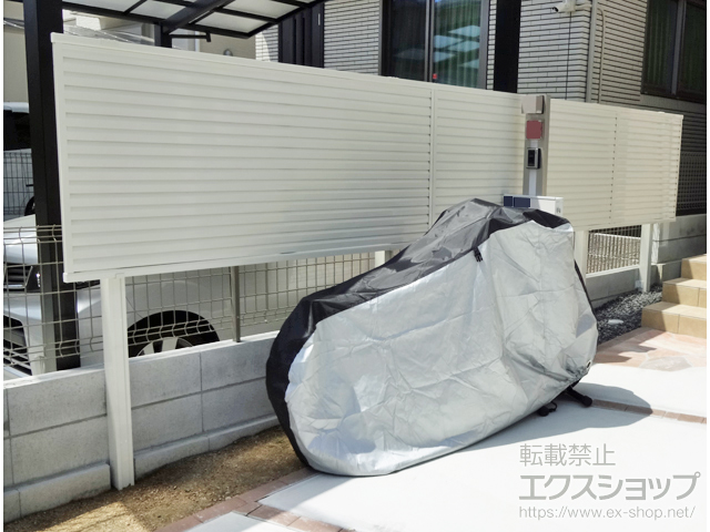 大阪府松原市ののフェンス・柵 ミエーネ目隠しルーバーフェンス 上段のみ設置 自立建て用 施工例
