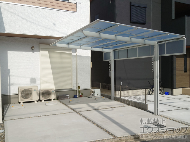 愛知県名古屋市ののカーポート ネスカF 積雪〜20cm対応 台風補償付+サイドパネル+物干しセット 標準2本入り 施工例