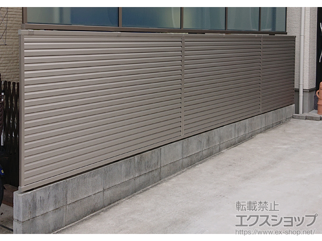 大阪府東大阪市ののフェンス・柵 シンプレオフェンス13F型 ルーバー 自由柱施工 施工例