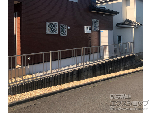 埼玉県入間郡毛呂山町ののフェンス・柵 ミエッタフェンス 防犯たて格子タイプ 自由柱タイプ 施工例