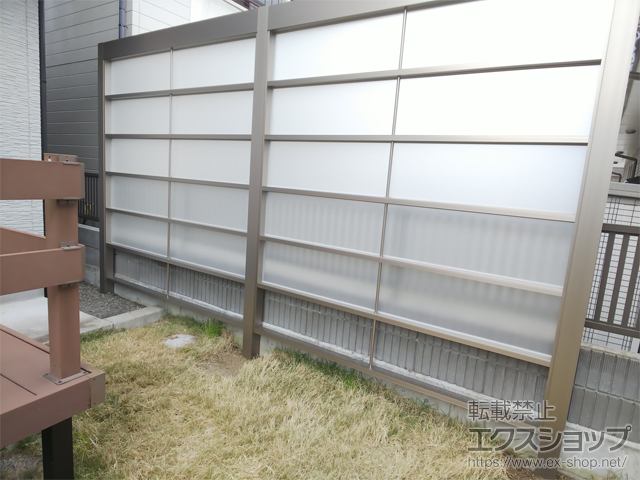 宮城県仙台市ののフェンス・柵 Gスクリーン 横格子 パネル5段 間仕切りタイプ 施工例