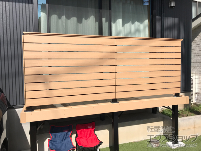神奈川県横浜市ののウッドデッキ リウッドデッキ 200＋ルシアスデッキフェンスA01型＜横板格子タイプ＞ 施工例