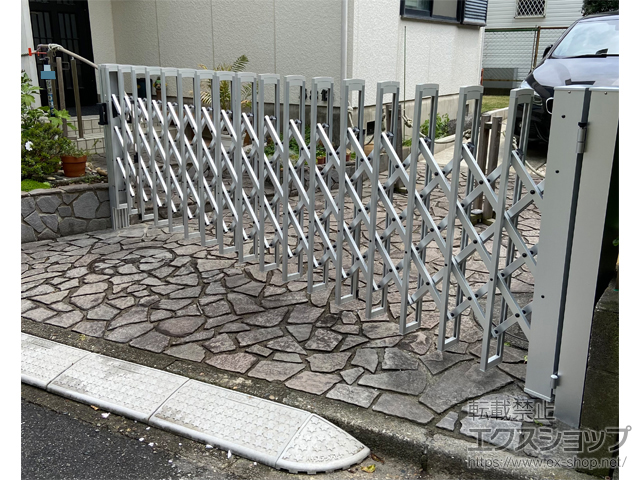 神奈川県鎌倉市ののカーゲート エアリーナII ノンキャスター 片開きタイプ　39S 施工例