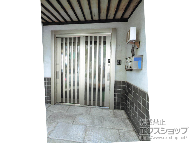岡山県倉敷市のLIXIL リクシル（トステム）の玄関ドア リシェント玄関引戸2 SG仕様 2枚建戸 ランマ無 S55型 ※簡易タッチキーシステム 施工例