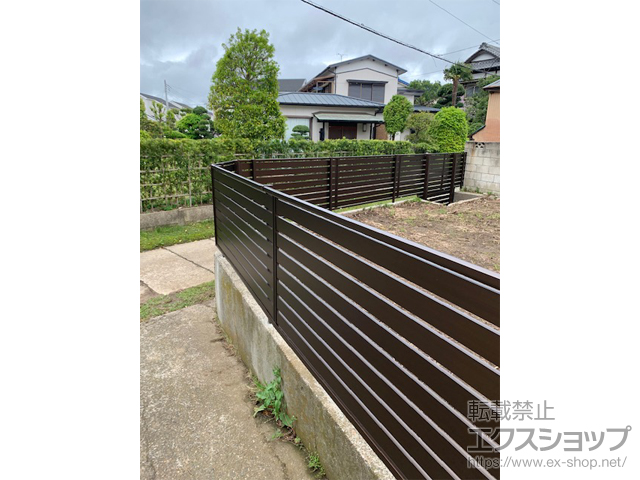 千葉県木更津市ののフェンス・柵 シンプレオフェンスSY1F型 横スリット　自由柱+多段施工 施工例