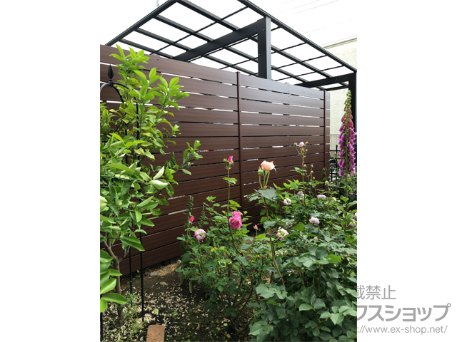 茨城県水戸市ののフェンス・柵 マイティウッド デコII 隙間10mm H1800 施工例