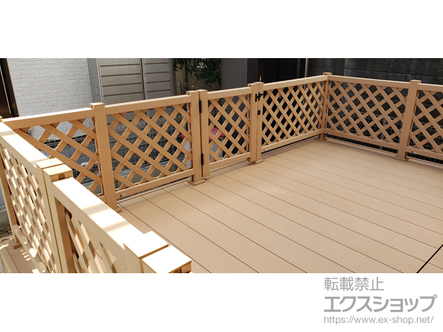 東京都杉並区ののウッドデッキ リウッドデッキ 200＋ステップ5型 Sタイプ（2段）＋リウッドデッキフェンス2型＜ラチス格子＞＋床下囲い 2段 施工例