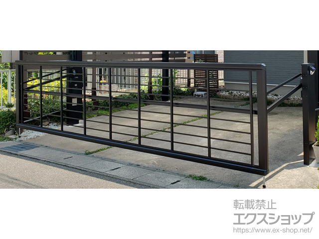 兵庫県朝来市ののカーゲート ルシアスアップゲートワイド 1型 横格子 電動 施工例